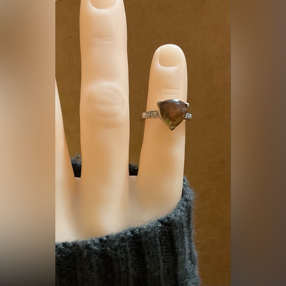 Yellow Tourmaline and diamond cut woman’s size 6 sterling silver vintage ring. - Picture 8 of 9